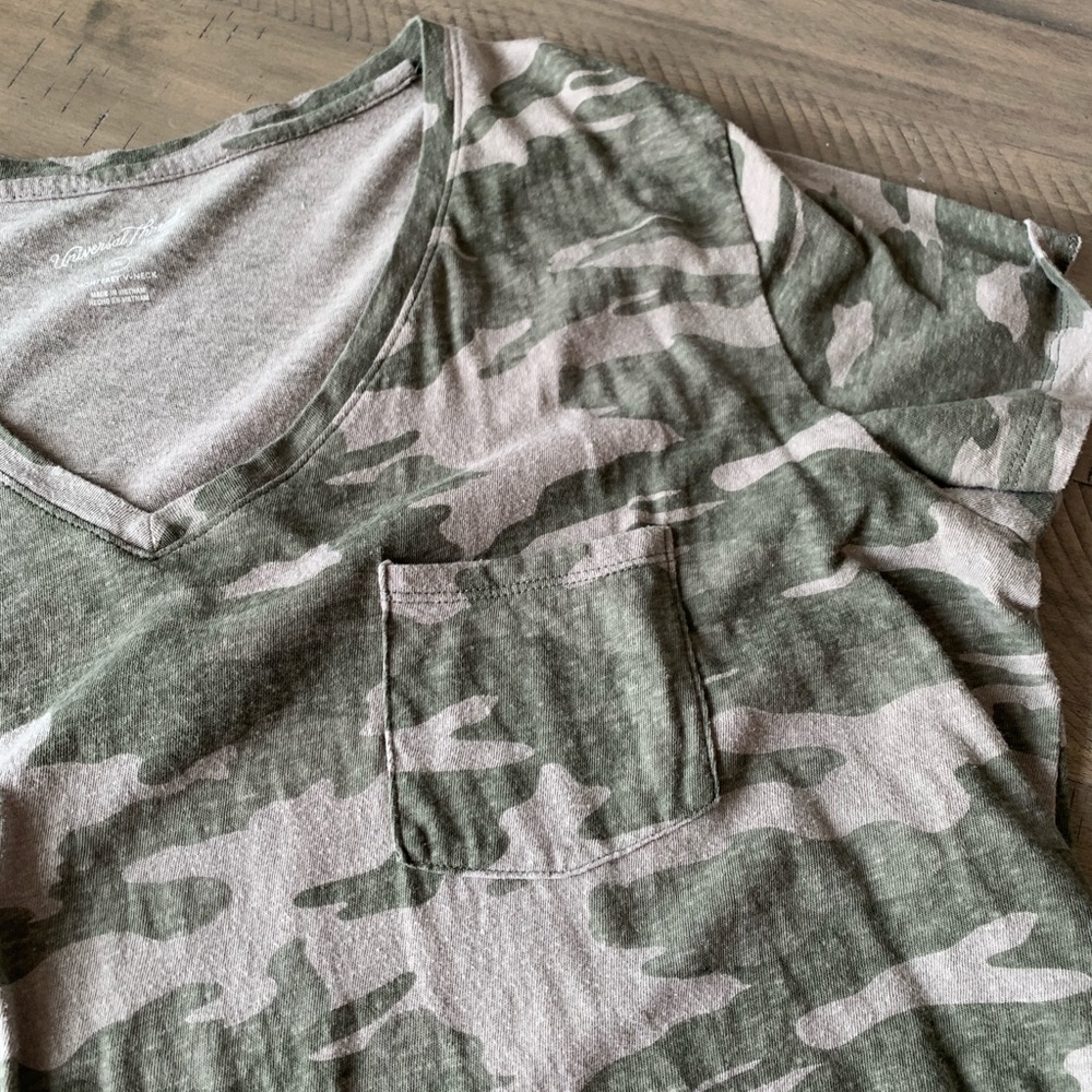 Camo pocket tee